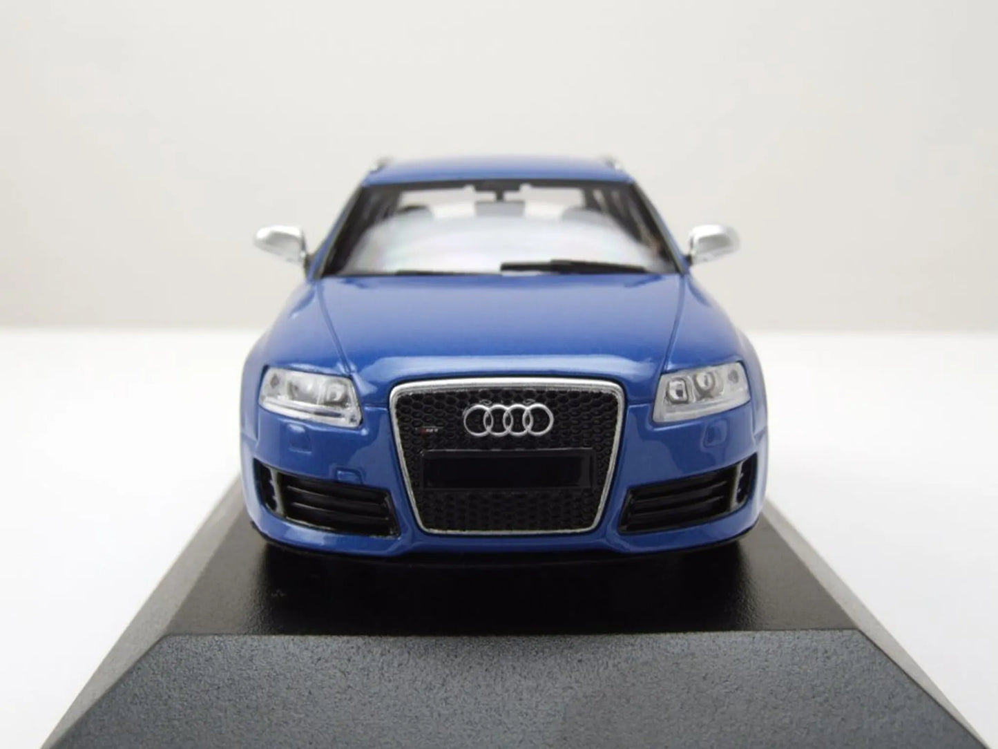 Audi RS6 Avant Estate 2007 blue metallic 1:43