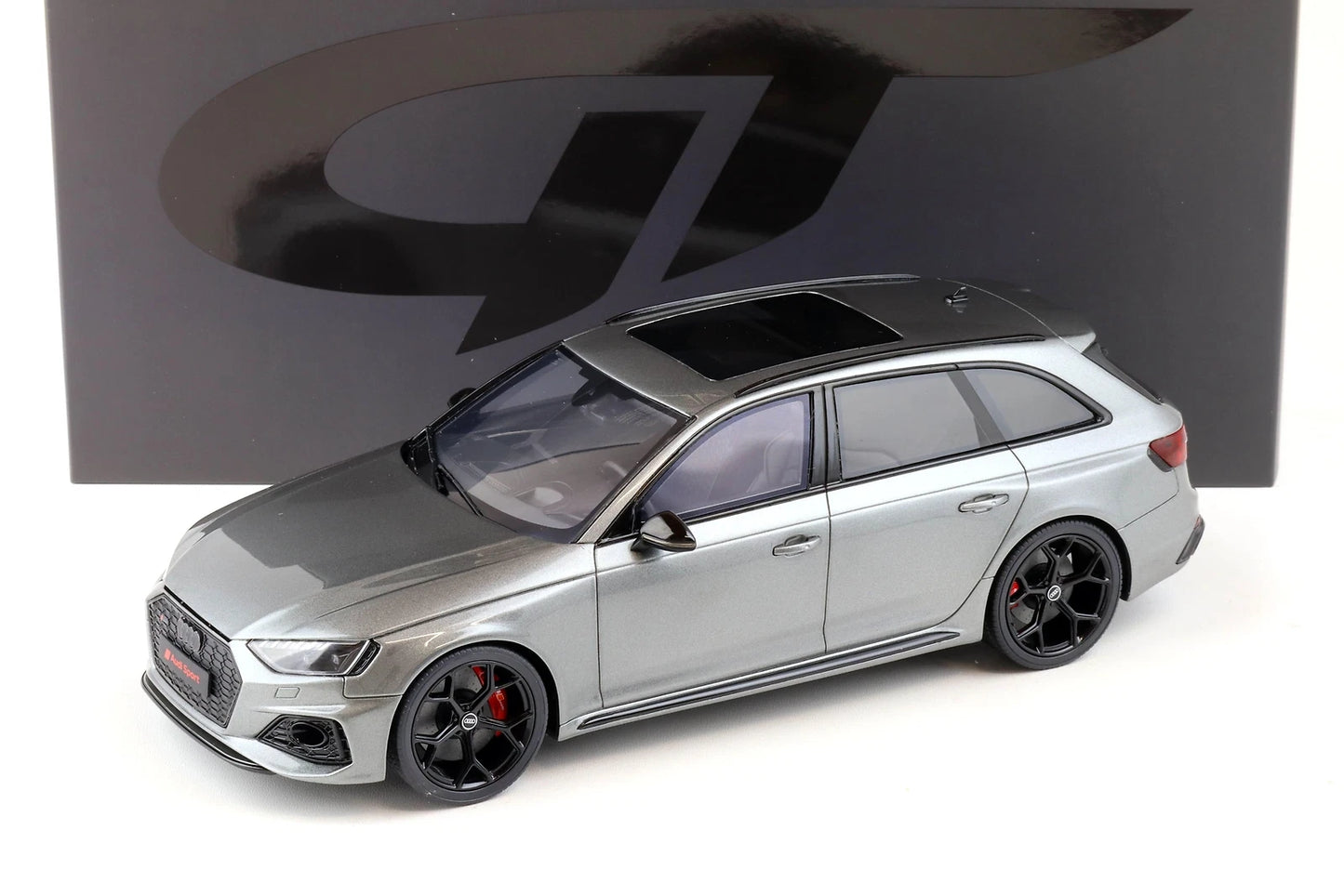 Audi RS4 Avant Competition 1:18 (2023)